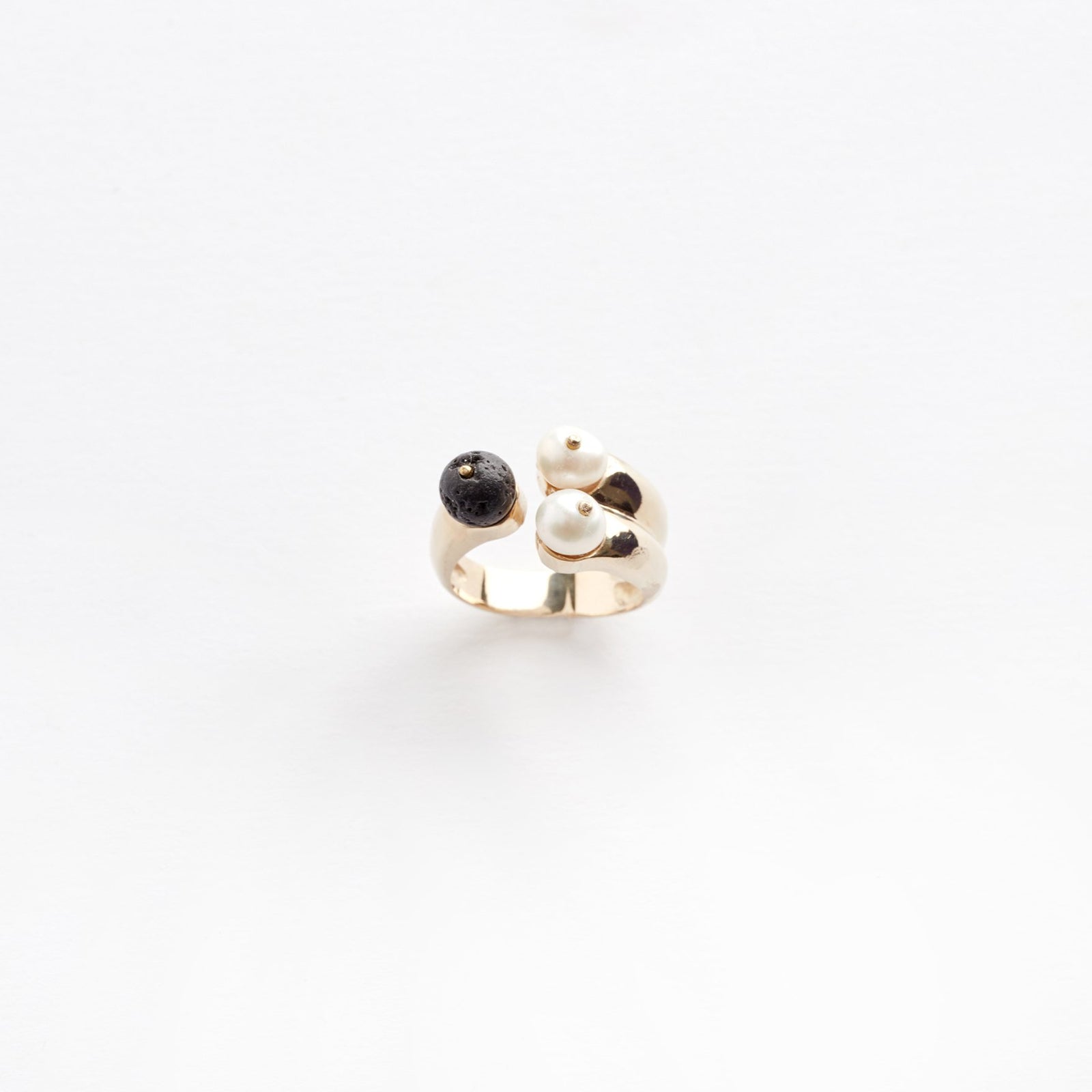 PICHULIK | Three Wise Women Ring crafted in Brass with Pearls